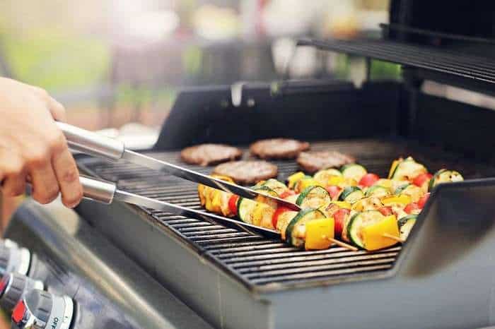 Bull vs Weber Grills – The Ultimate Battle 2020