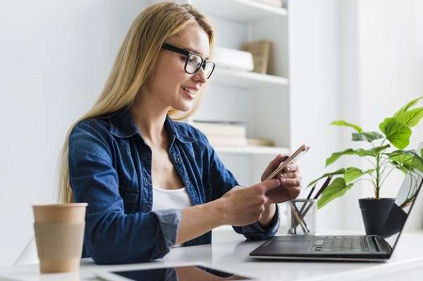 Top 5 Touch Screen Government Phones