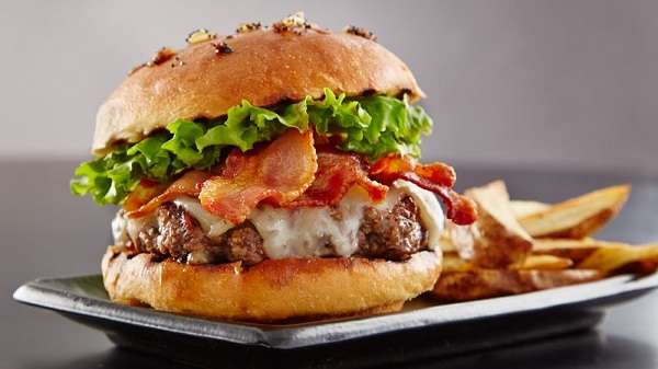 How to Keep Hamburgers Warm in a Slow Cooker