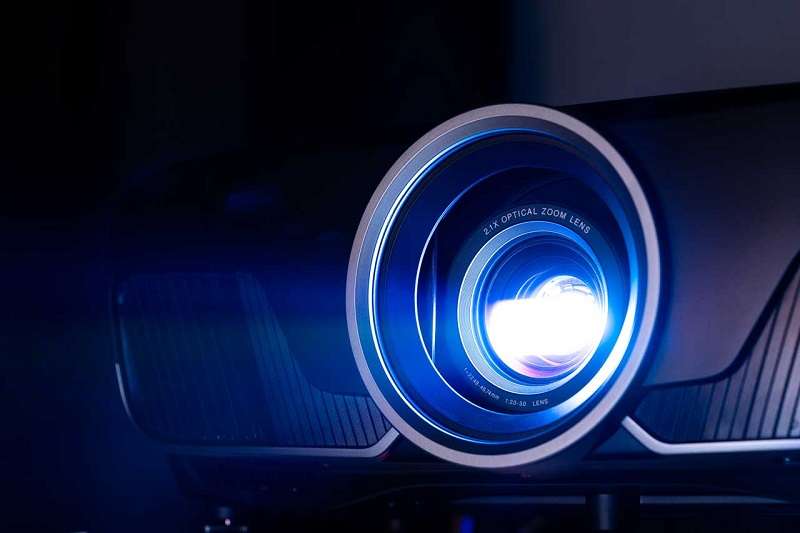 How Long Do Projector Bulbs Last?